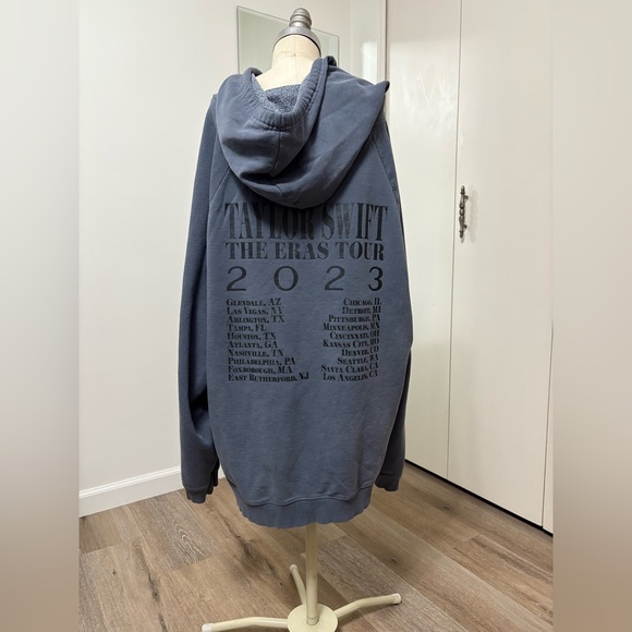 Taylor Swift The Eras Tour 2023 Hoodie Woman 2XL Official Merch - Picture 4 of 7